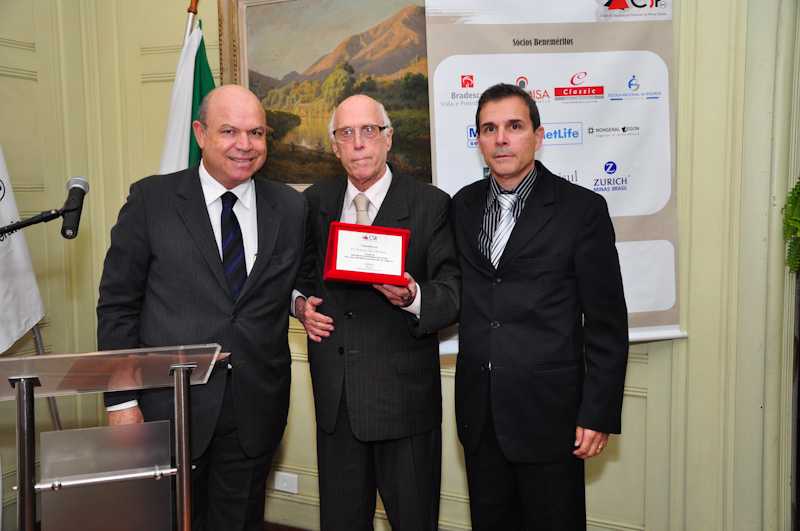 CSP-MG celebra fim de ano com homenagem emocionante a Roberto Barbosa