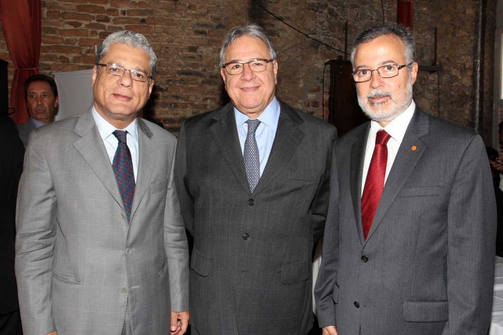 CSP-MG prestigia homenagem ao presidente da CNseg