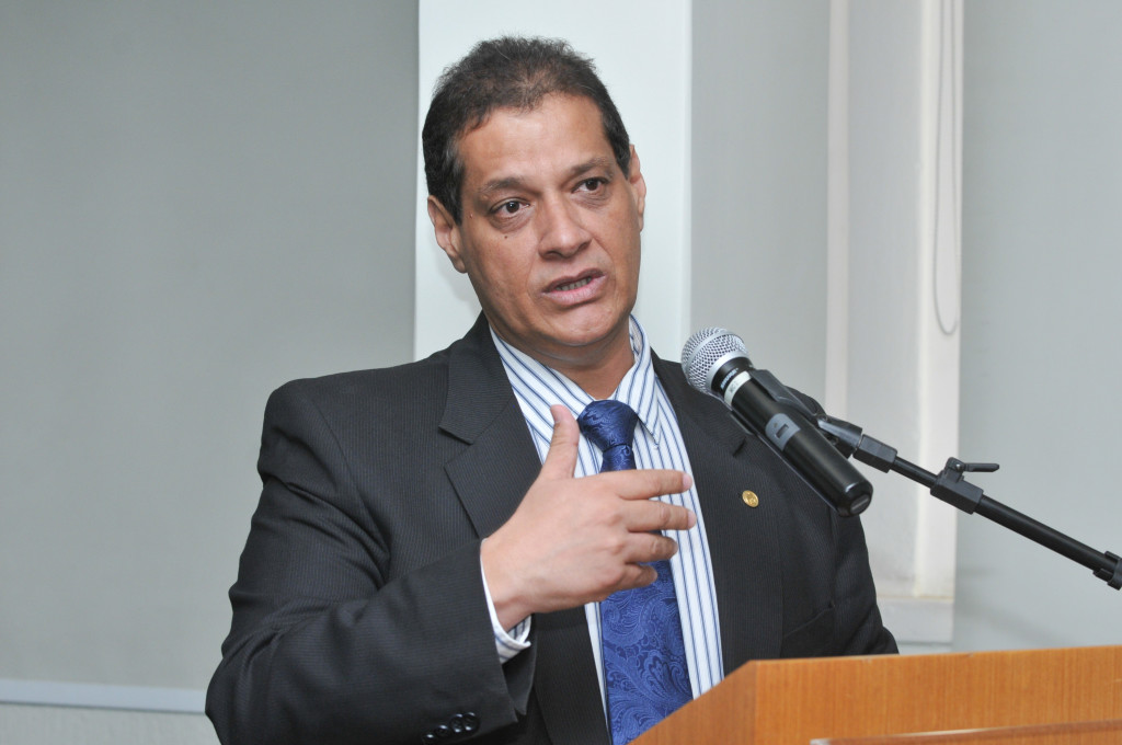 Vergílio indica caminhos para crescimento dos seguros de pessoas