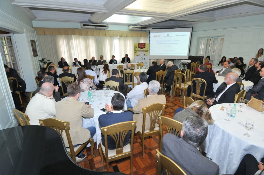 Palestra Nilton Molina