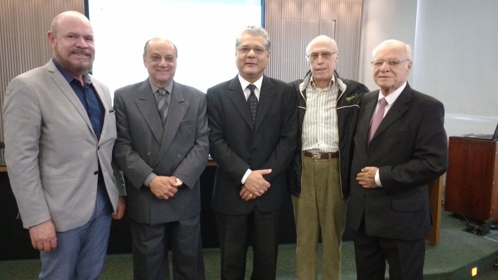 Hélio Marcelino Loreno, José Osvaldo de Miranda, João Paulo Mello (pres. CSP-MG), Roberto Silva Barbosa e José Horta Bregunci: membros do Conselho Consultivo